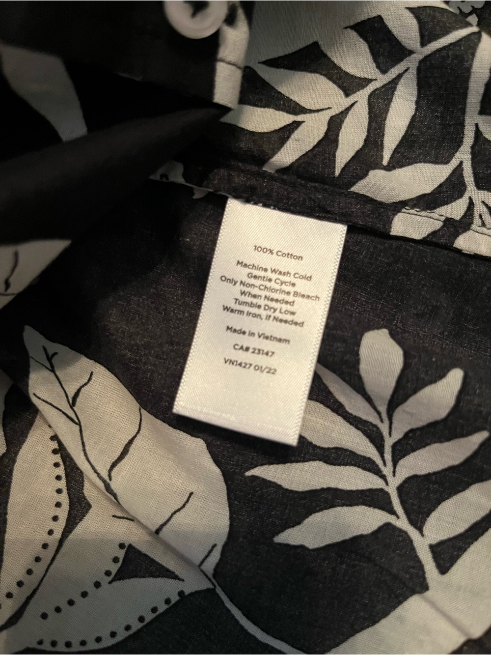 NWT TALBOTS Cotton Button Front Shirt in Tropical Panther Print Sz M Black White - Picture 8 of 10